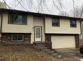 6141 NW 9th St, Lincoln, NE 68521