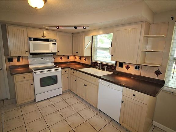 4th image of 5116 Billings Dr