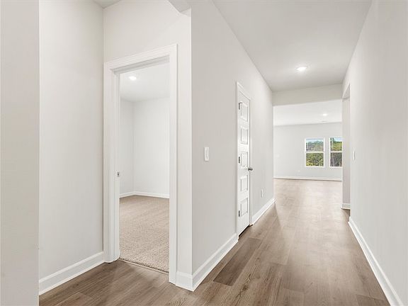3rd image of 479 Harben Dr