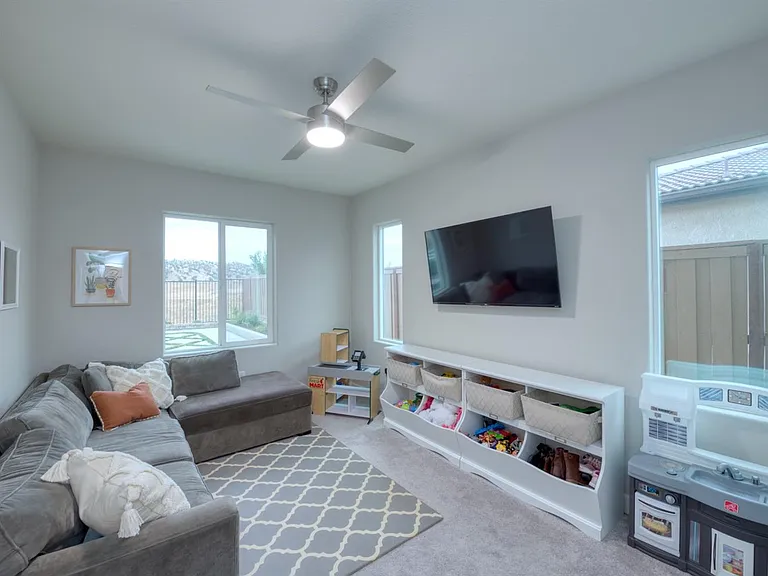 Cabernet Ct — Photo 13
