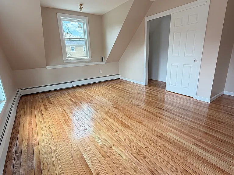 6 Edwards Pl #2 — Photo 4