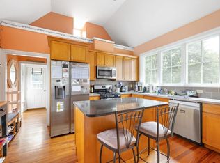 515 Lexington St #2, Waltham, MA 02452