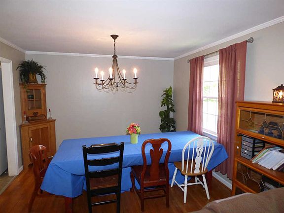 4th image of 2305 Sherwood Dr