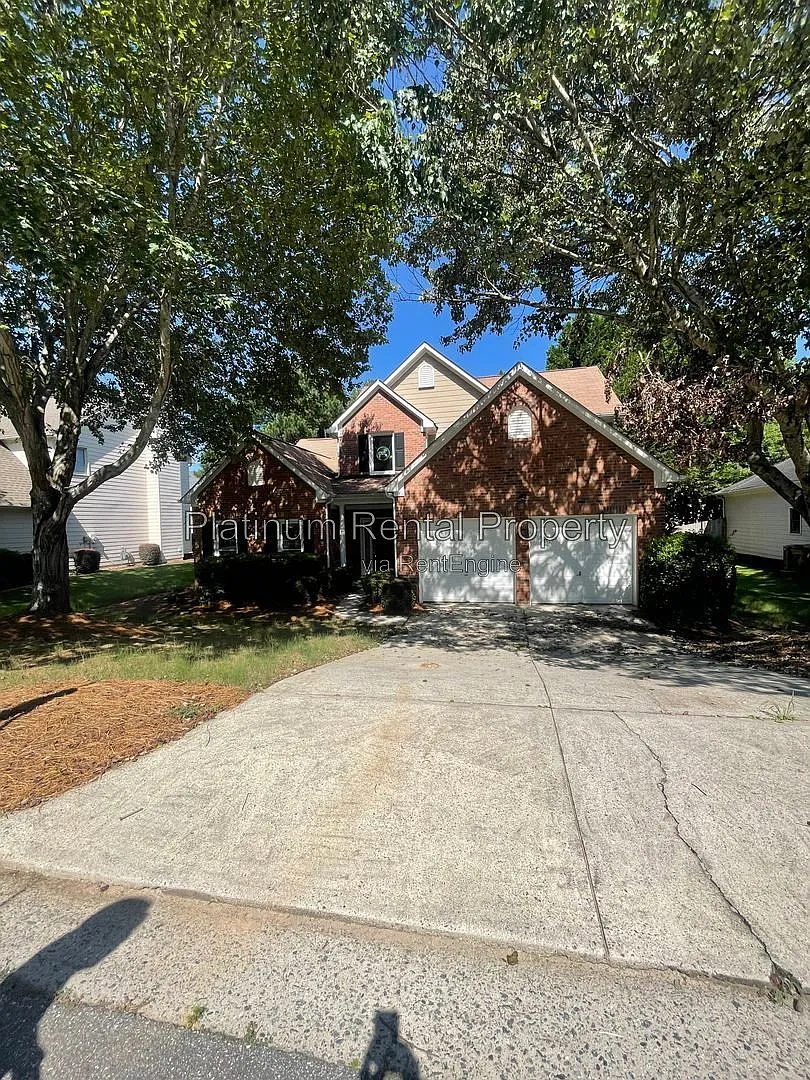 3 bed, 2.5 bath, 2244 sqft, $2,450 — Photo 4