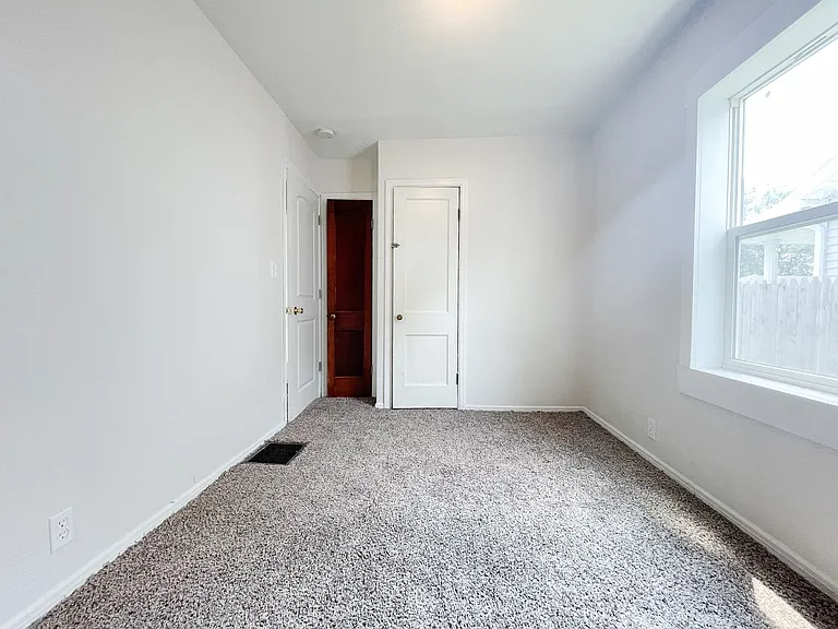 2320 Plum St — Photo 10