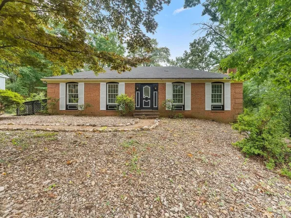 407 Berwick Ct, Charlottesville, VA 22901