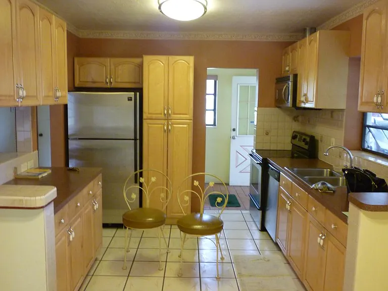 18321 NW 39th Ct — Photo 4