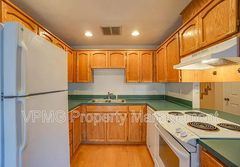 7608 NE 52nd St — Photo 10