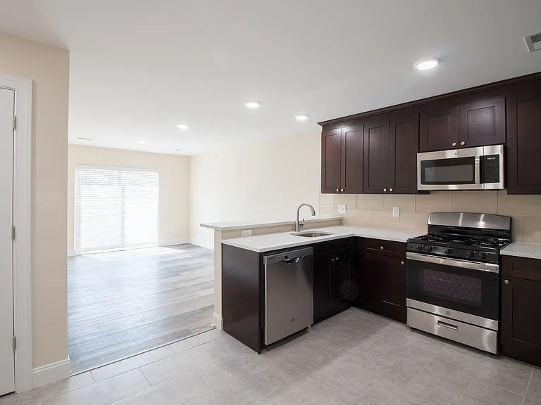 1664 Stuyvesant Ave #305 — Photo 9