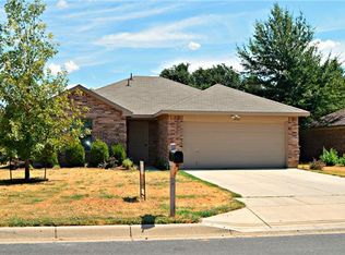 2721 Carten St, Fort Worth, TX 76112