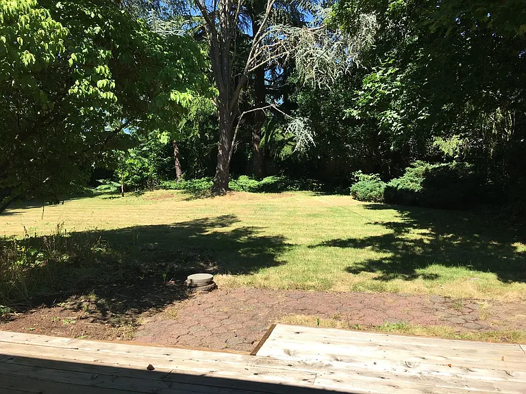 371 Ivanhoe Ave — Photo 14