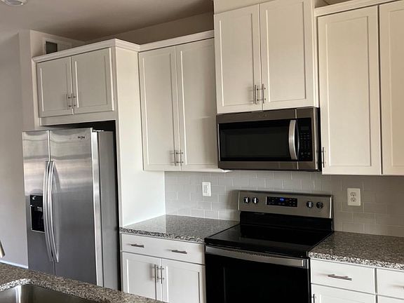 5th image of 161 Whitson Woods Pl