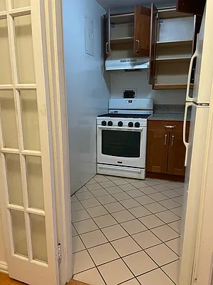 Rented by Manhattan Flats | media 9