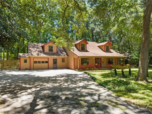 9 W Coquena Circle, Savannah, GA 31410