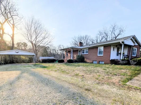 1129 Carpenter Dr, Lincolnton, NC 28092