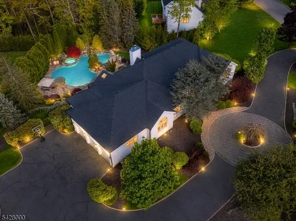 17 Elmwood Dr, Warren Twp., NJ 07059