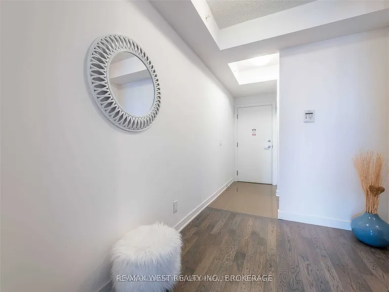 9199 Yonge St #SE415 — Photo 8
