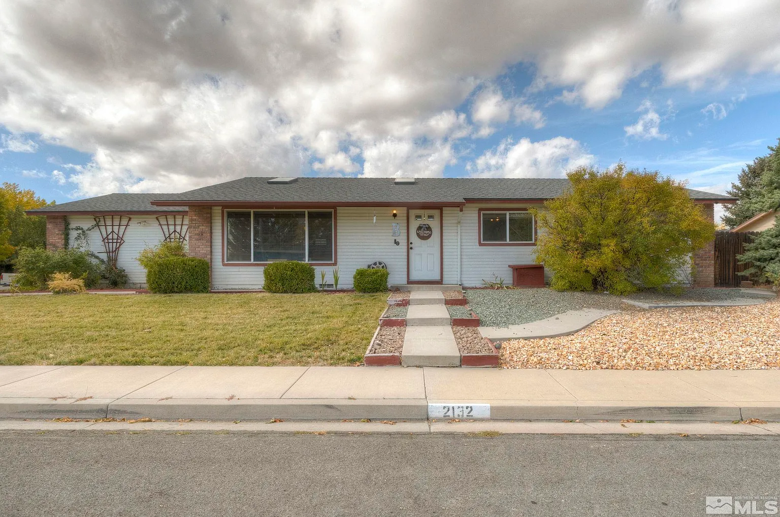 2132 Beverly Dr photo 1