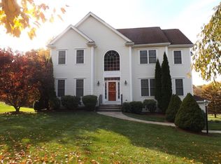 363 Samuel Dr, Whitinsville, MA 01588