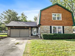 705 Chestnut Ct, Algonquin, IL 60102