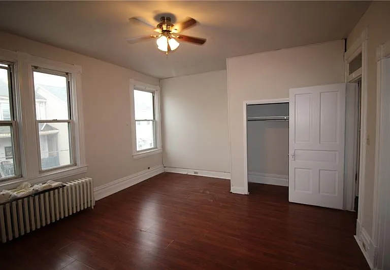 338 Ella St — Photo 10