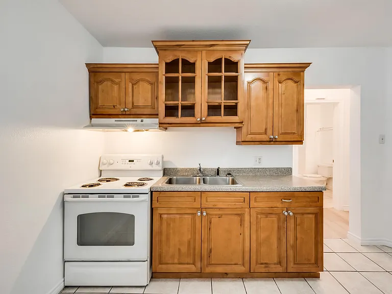 1508 N Peak St — Photo 6