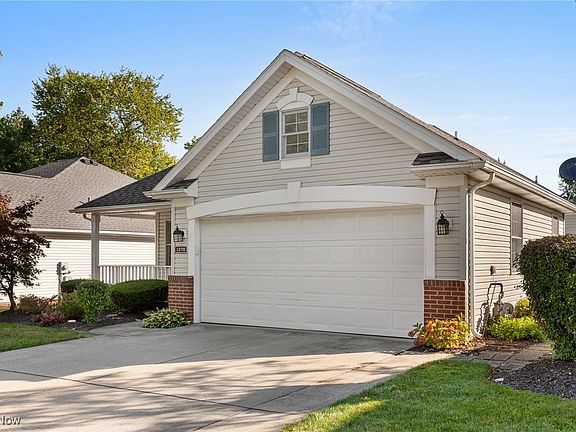 3rd image of 1370 Golden Ln