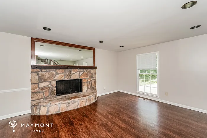 101 Moss Rock Ln — Photo 6