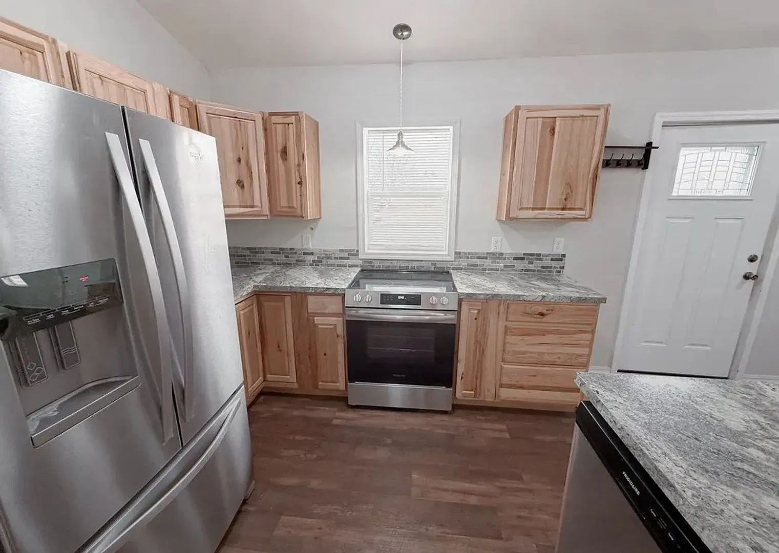 Charming 3BR House in Wessington Springs — Photo 3