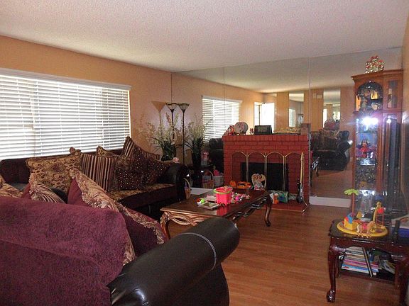 2nd image of 2473 Dumont Cir