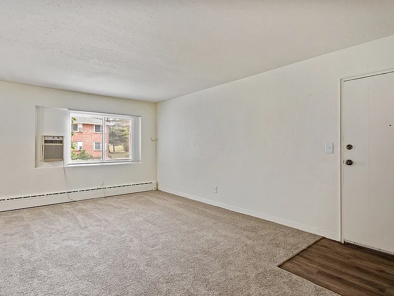 1457 Burke Ave NE — Photo 4