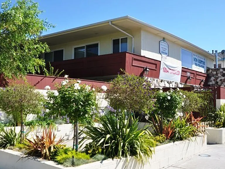 10860 Venice Blvd — Photo 10