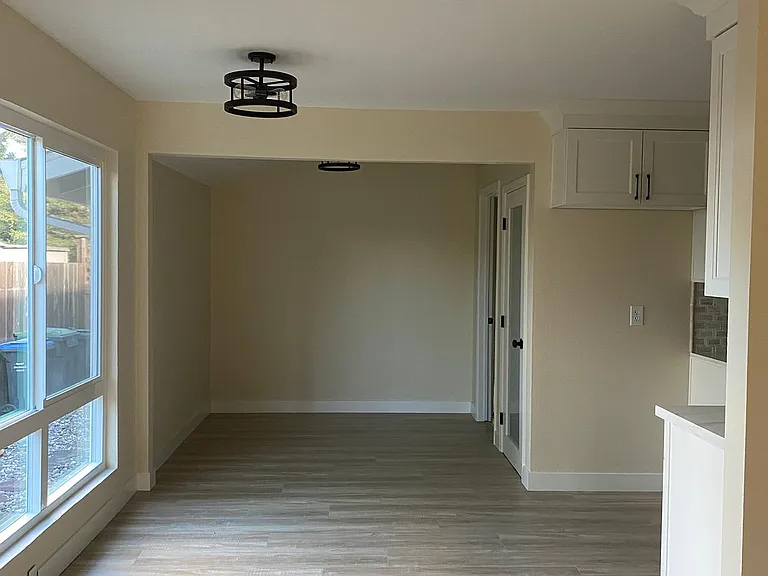 2207 Dover Ave — Photo 6