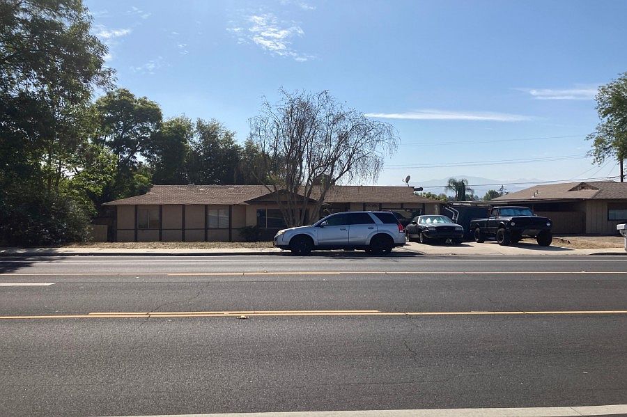 1st image of 880 E Avenue De Las Flores