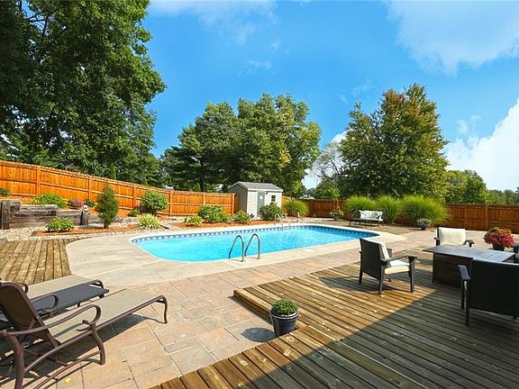 3rd image of 506 W Orchard Ave