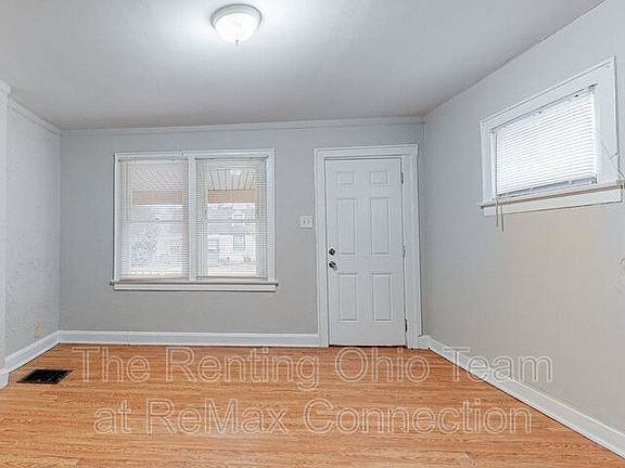 5th image of 1074 E 20th Ave