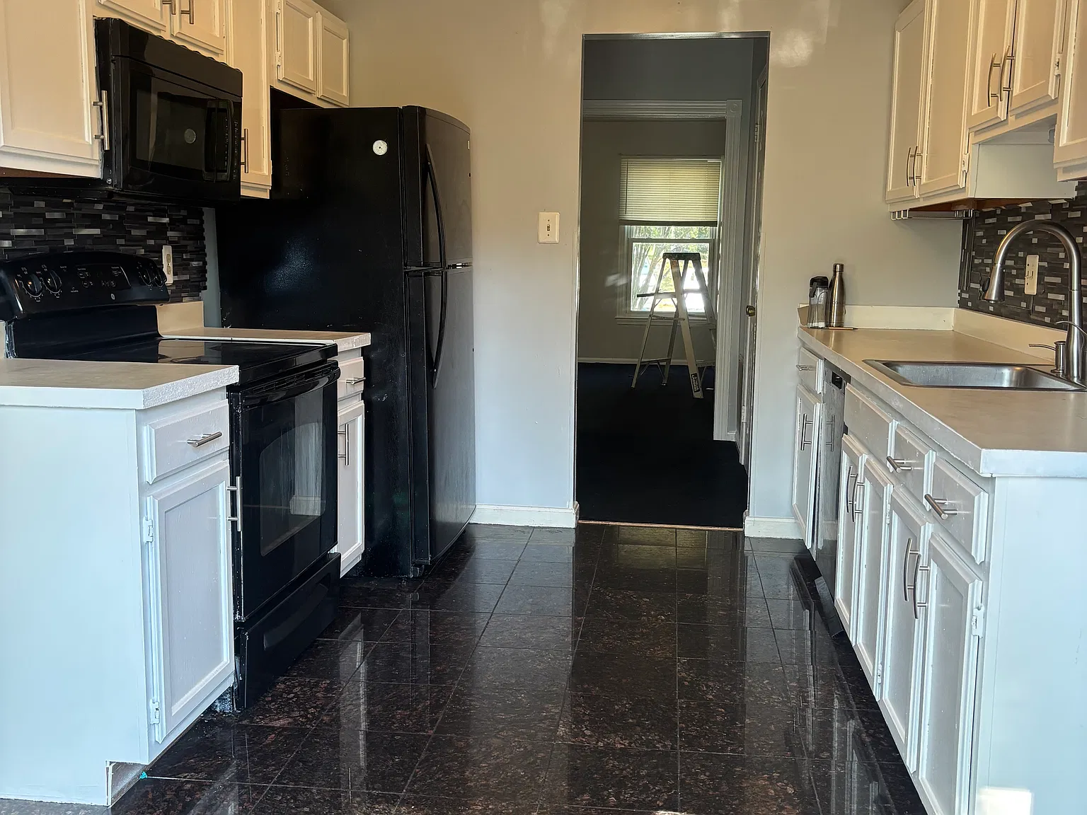 4 bed, 3.5 bath, 1672 sqft, $3,450 — Photo 2