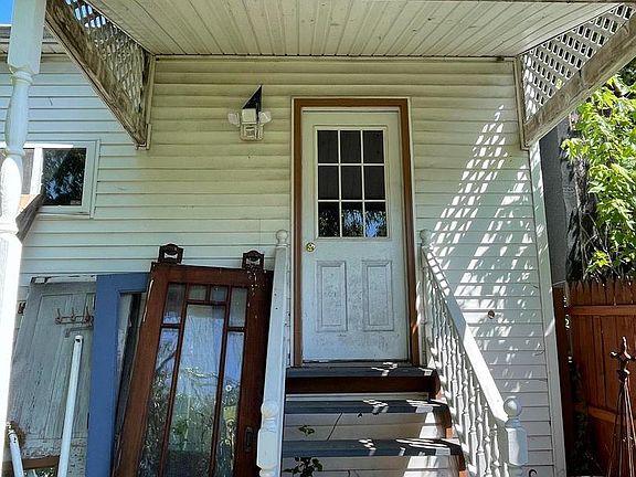 4th image of 127-129 E Market St