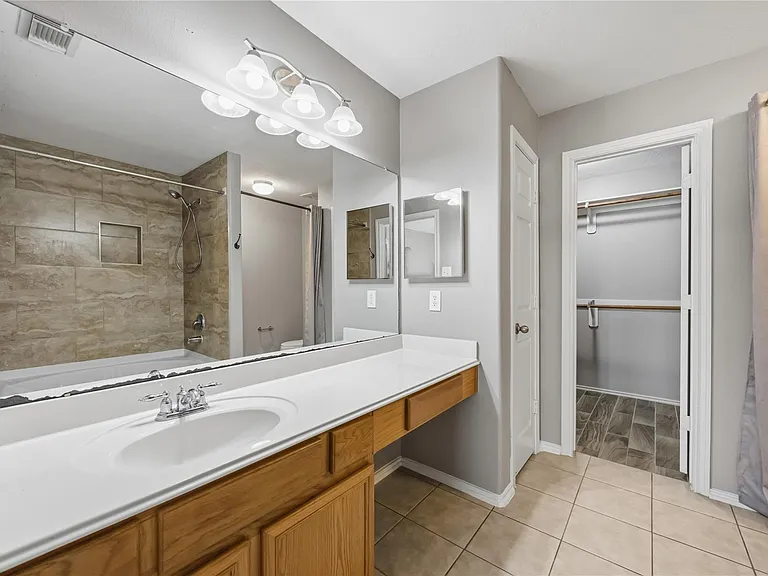 2734 Trinity Glen Ln — Photo 16