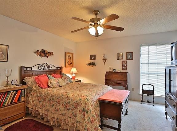 5th image of 24 Shady Brook Cir