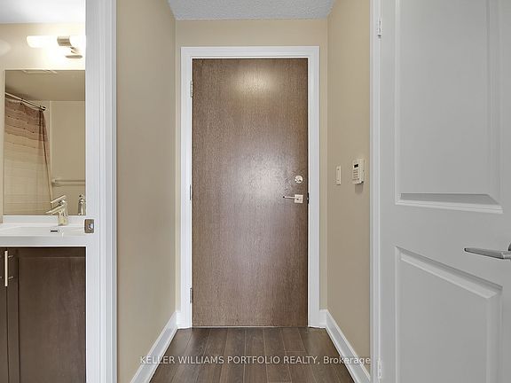 3rd image of 6 Eva Rd #509