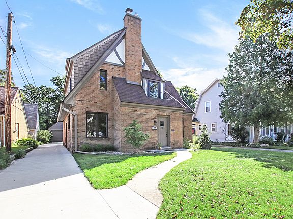 4th image of 810 Cadillac Dr SE