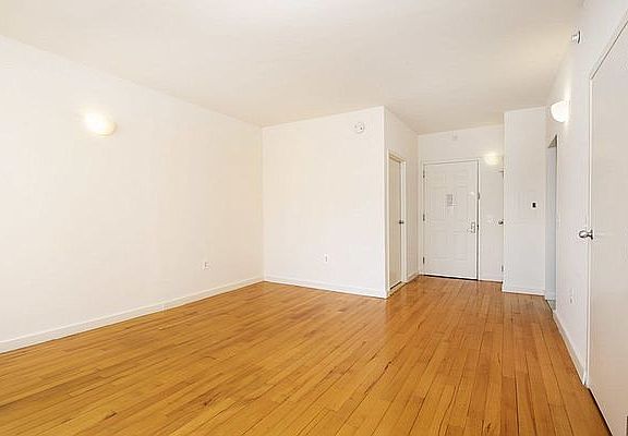 5th image of 444 Manhattan Ave APT 6O
