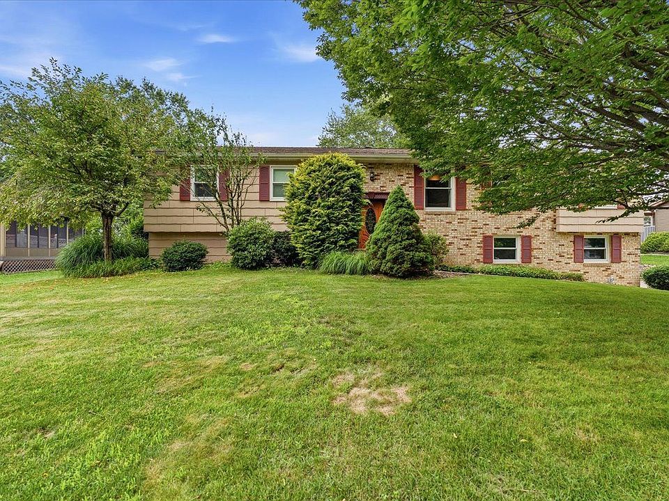 1st image of 141 Heather Dr
