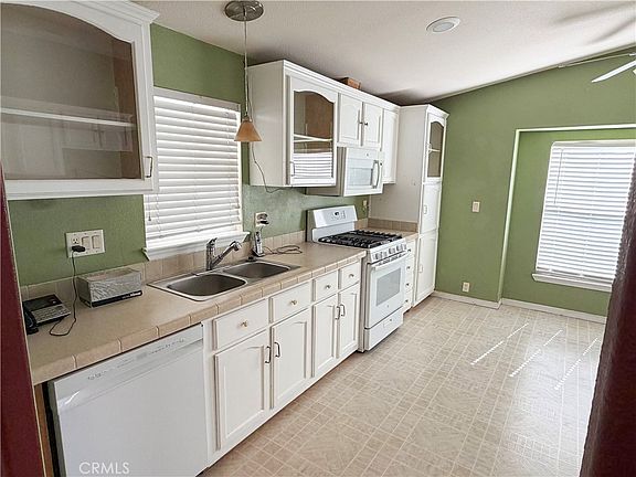4th image of 3701 Fillmore St Space 78