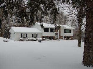 131 Zwilling Rd W, Erie, PA 16509