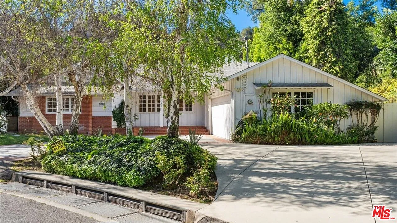 5 bed, 3.5 bath, 3112 sqft, $10,000 — Photo 1