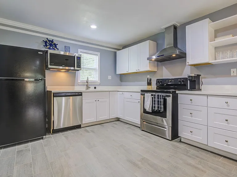 541 Circle Dr — Photo 10
