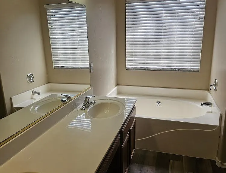 586 W Cobblestone Ct — Photo 16