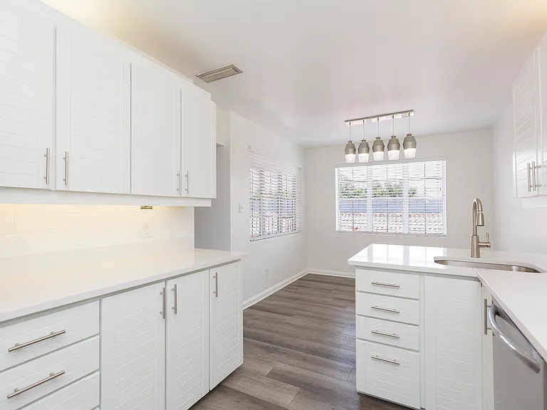 1653 W Snow Cir — Photo 12
